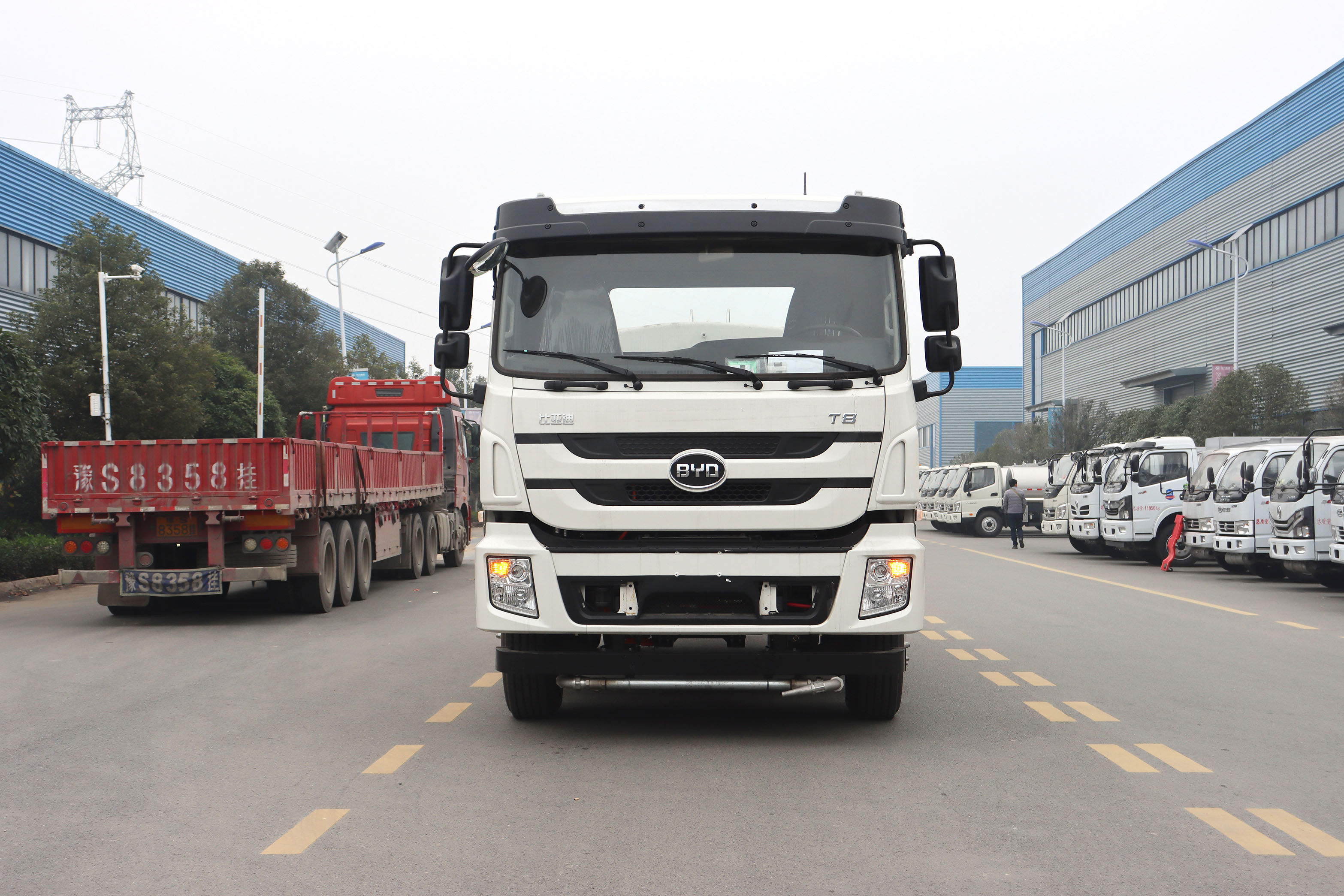 11方比亞迪T8純電動(dòng)高端多功能灑水車圖片2