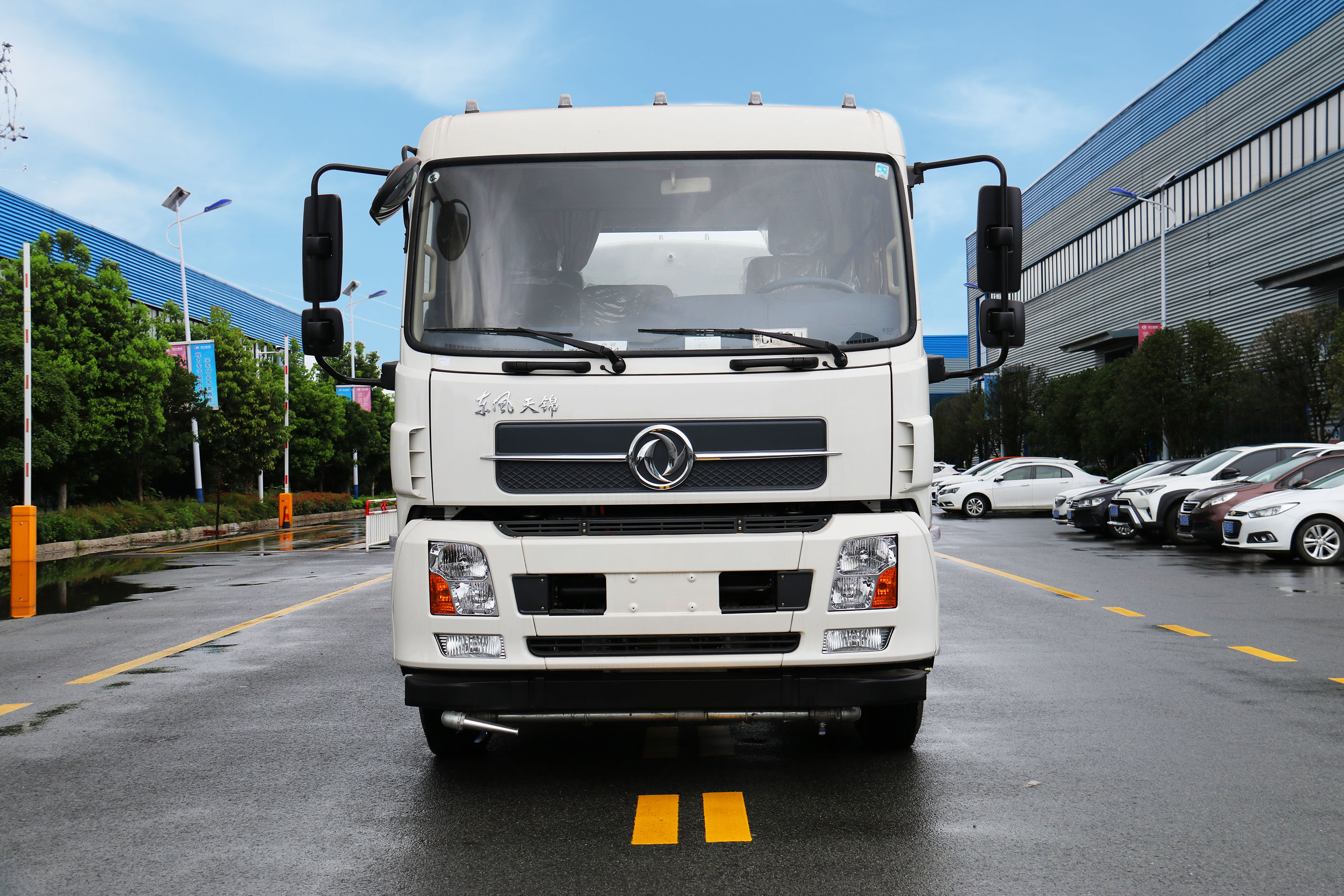 東風(fēng)天錦8.6方純電動綠化灑水車圖片2